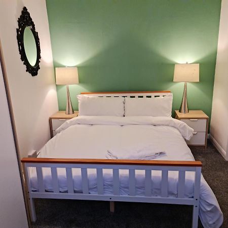 Elegant 1-Bedroom Apartment In Camden Town ロンドン エクステリア 写真