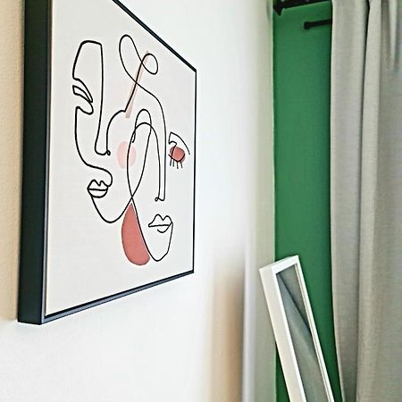 Elegant 1-Bedroom Apartment In Camden Town ロンドン エクステリア 写真