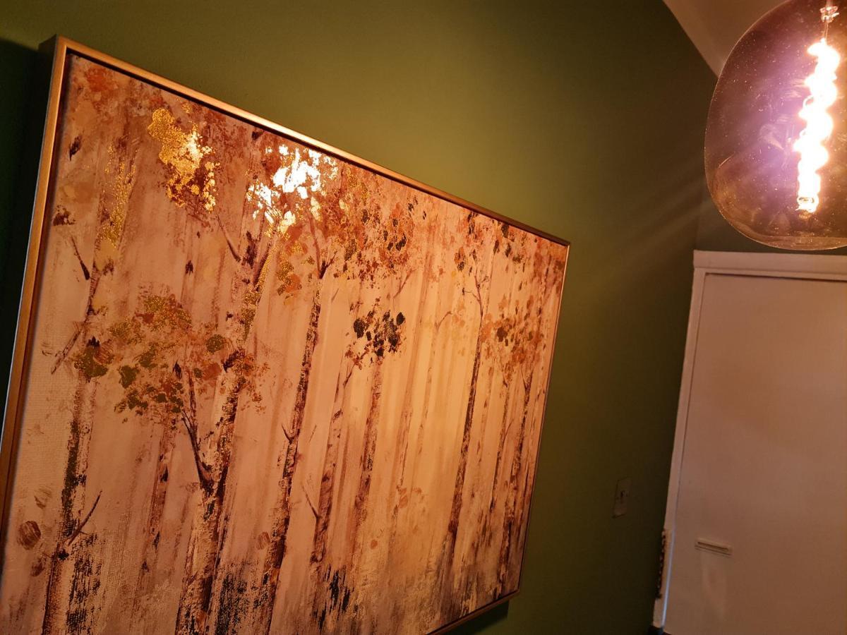Elegant 1-Bedroom Apartment In Camden Town ロンドン エクステリア 写真